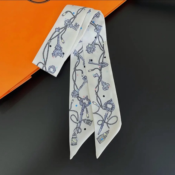 Accessories - NEW! White Keys Twilly With Orange Box & Bow